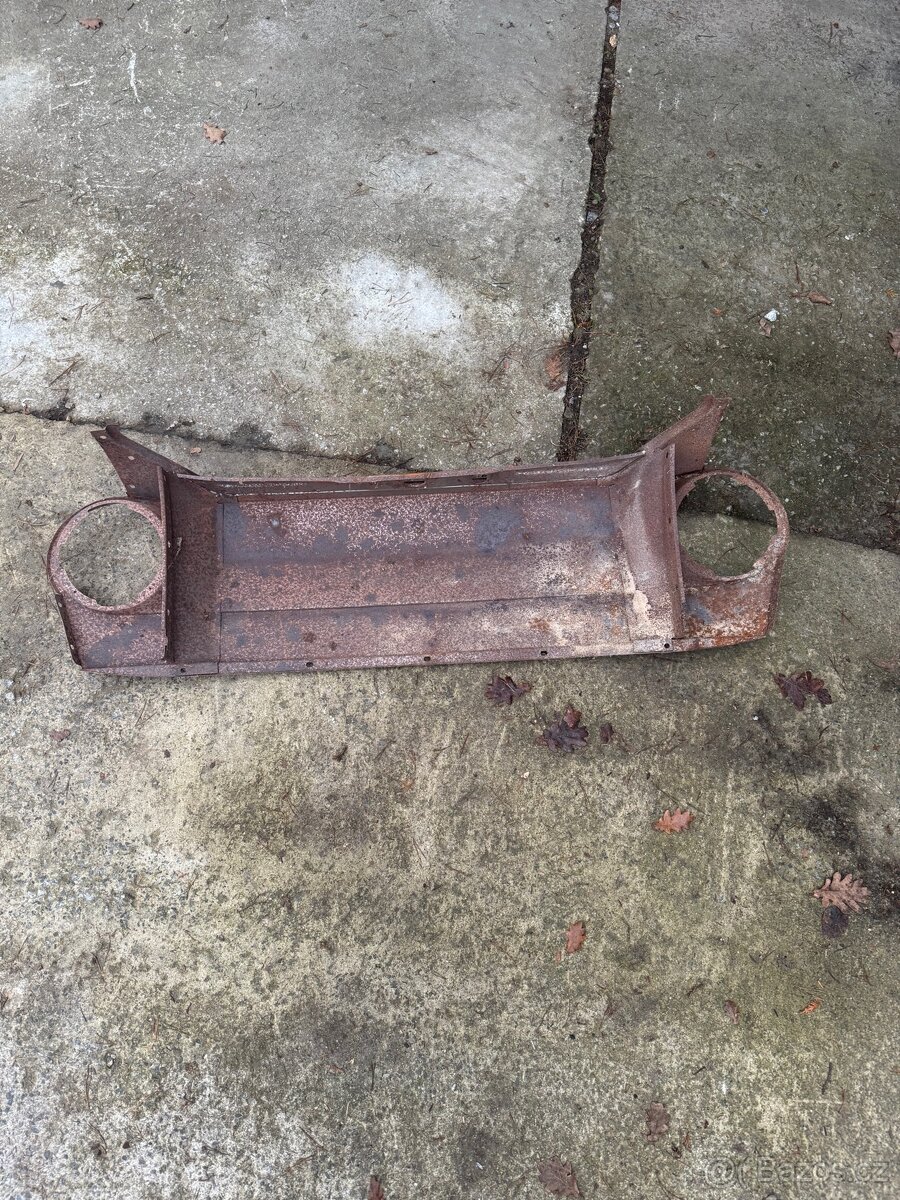 Škoda 100 přední čelo - 2