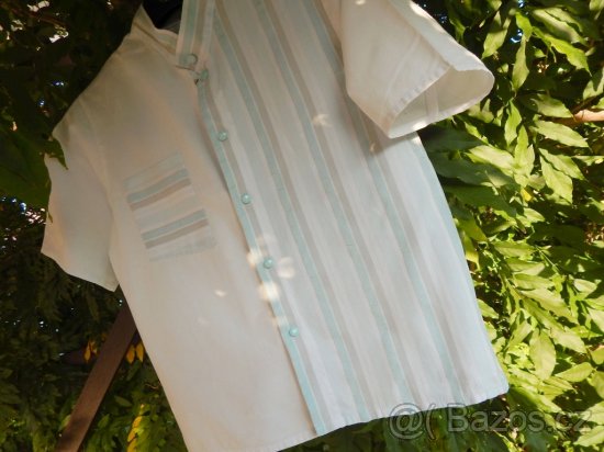 Decentní halenka - stále módní - 2