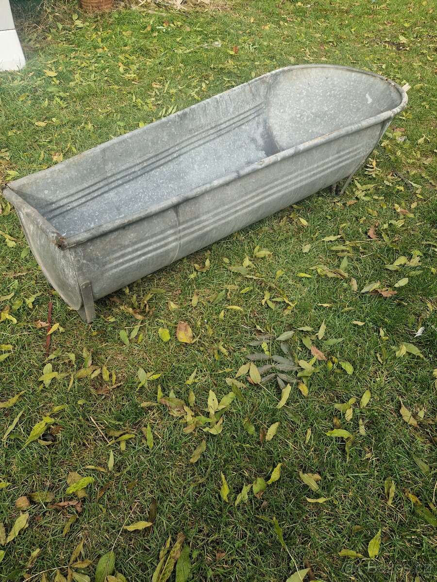 Stará plechová vana - 2