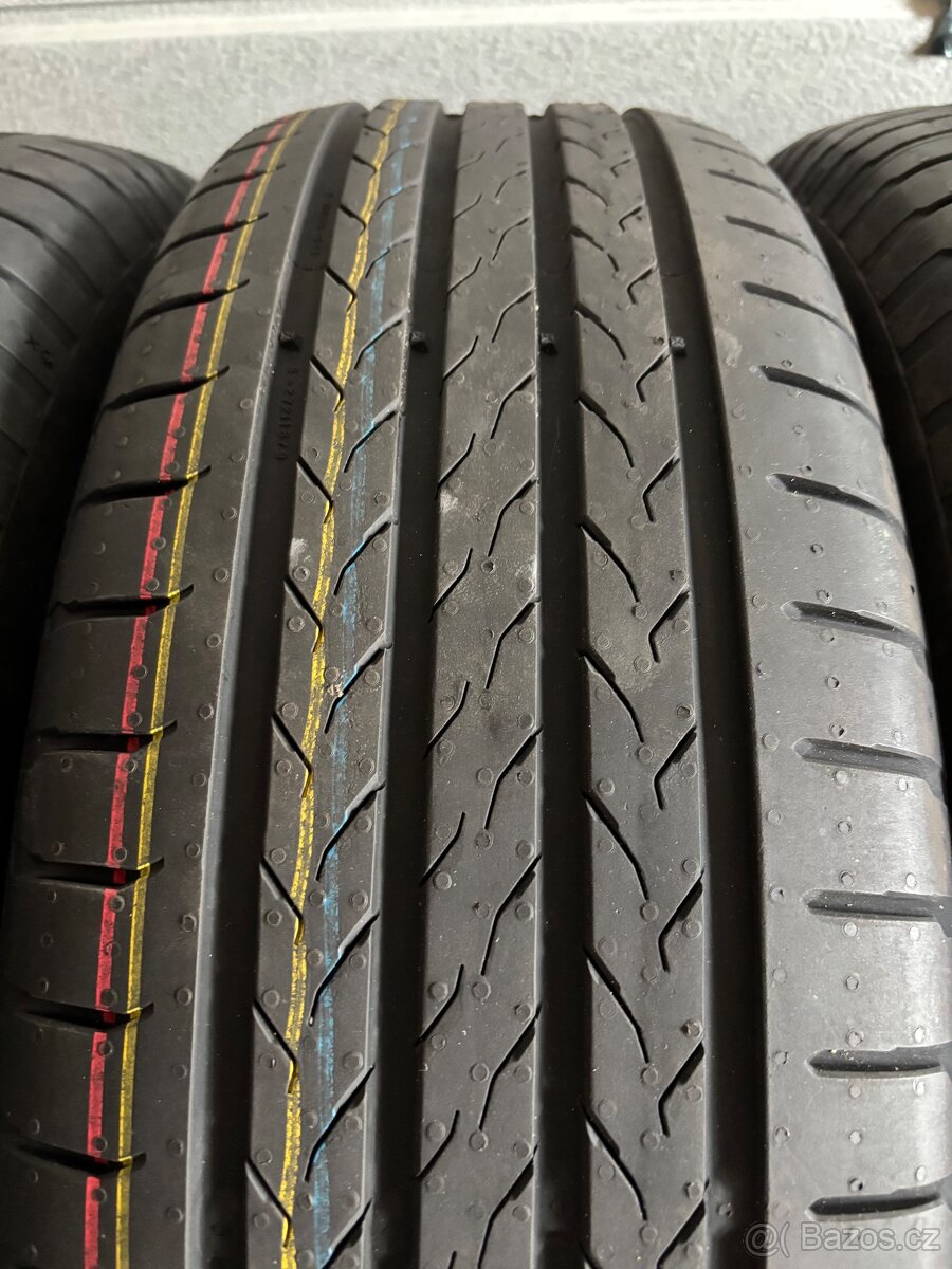 Letní pneu Continental 215/60 R18 - 2