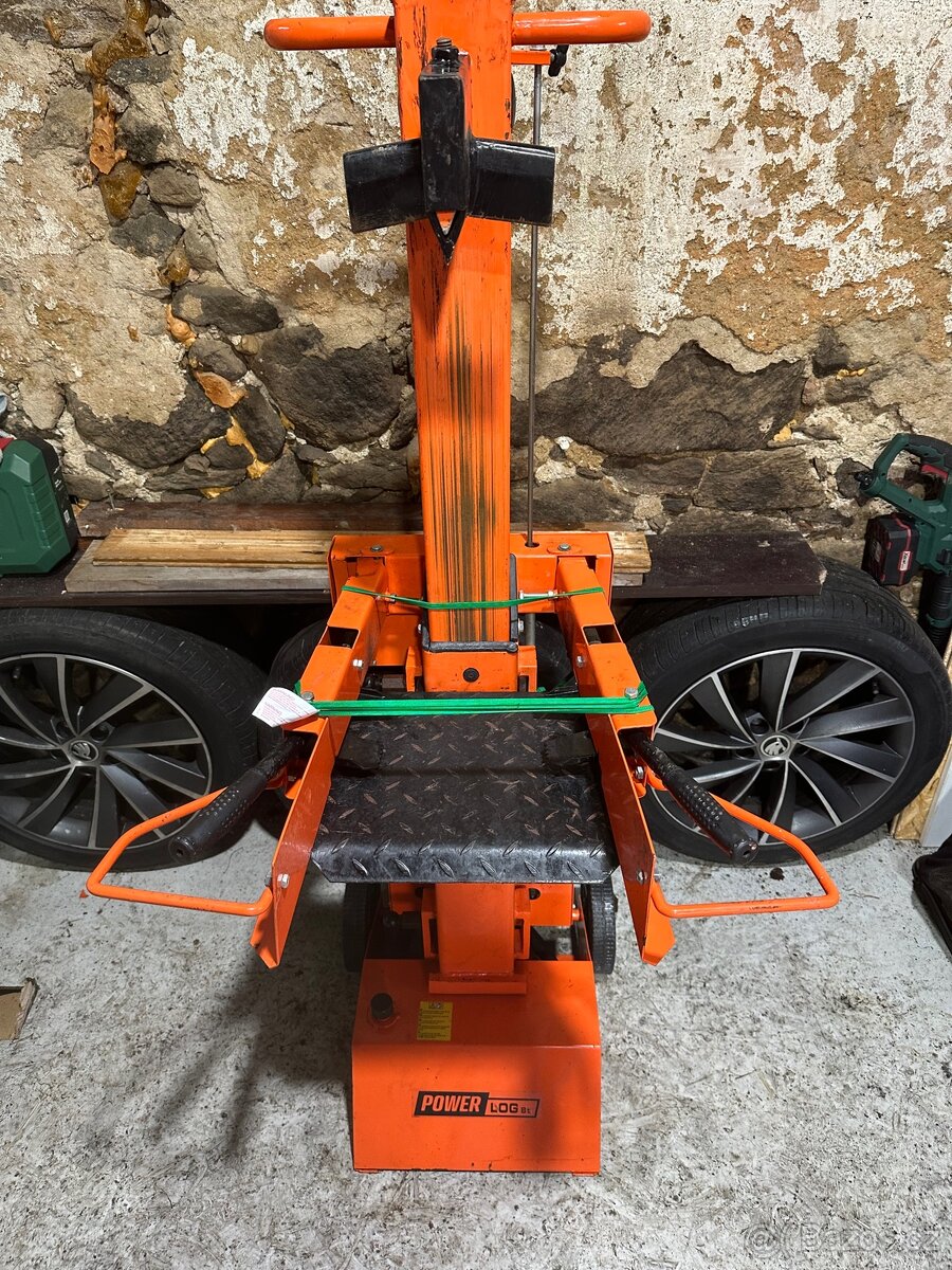 Štípačka na dřevo 8t PowerLog - 2