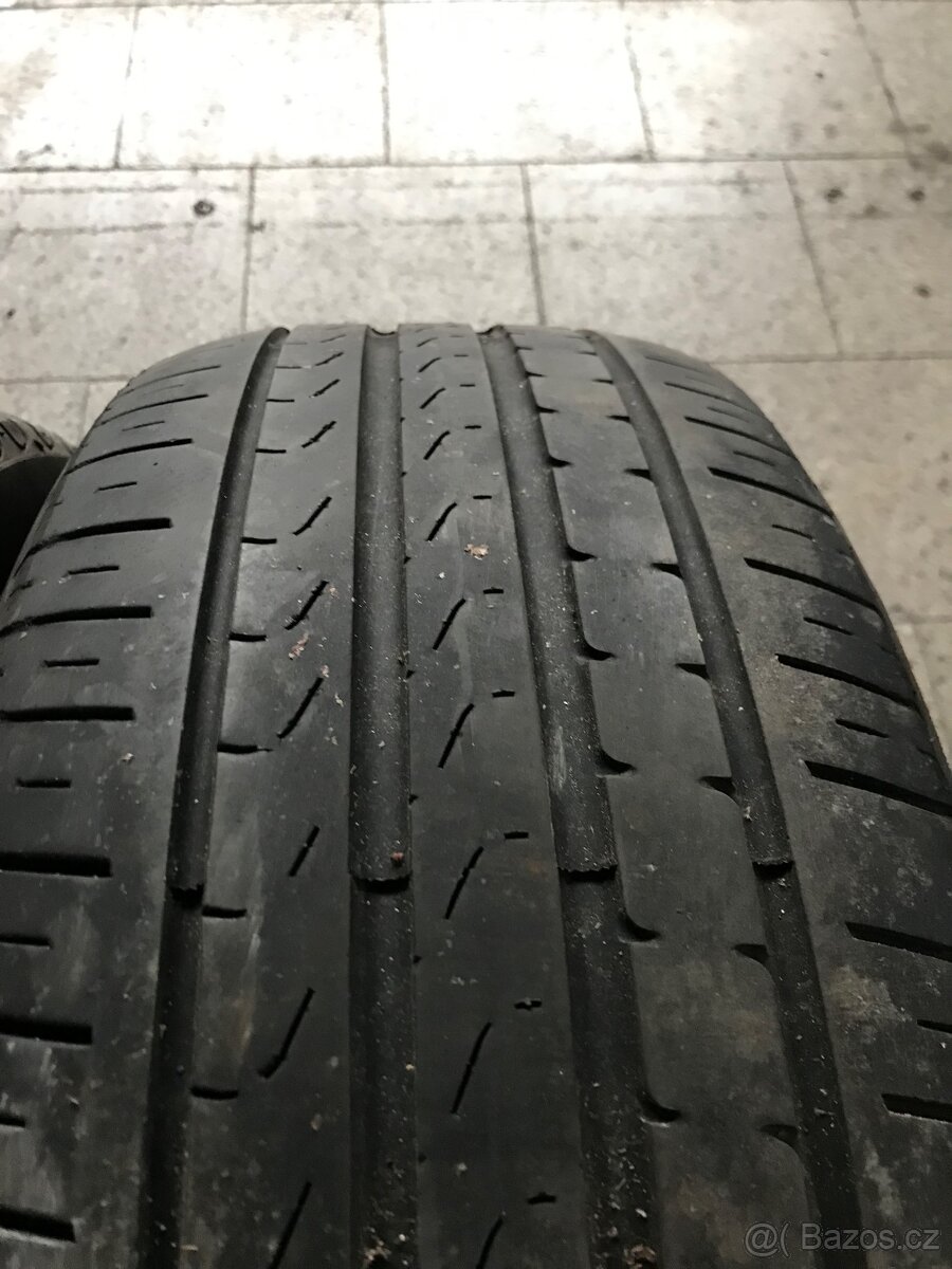 205/55/17 prodám 2 ks pneu - 2