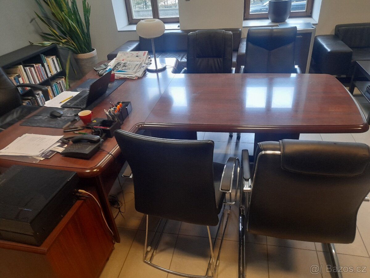 Kancelářský stůl - 2