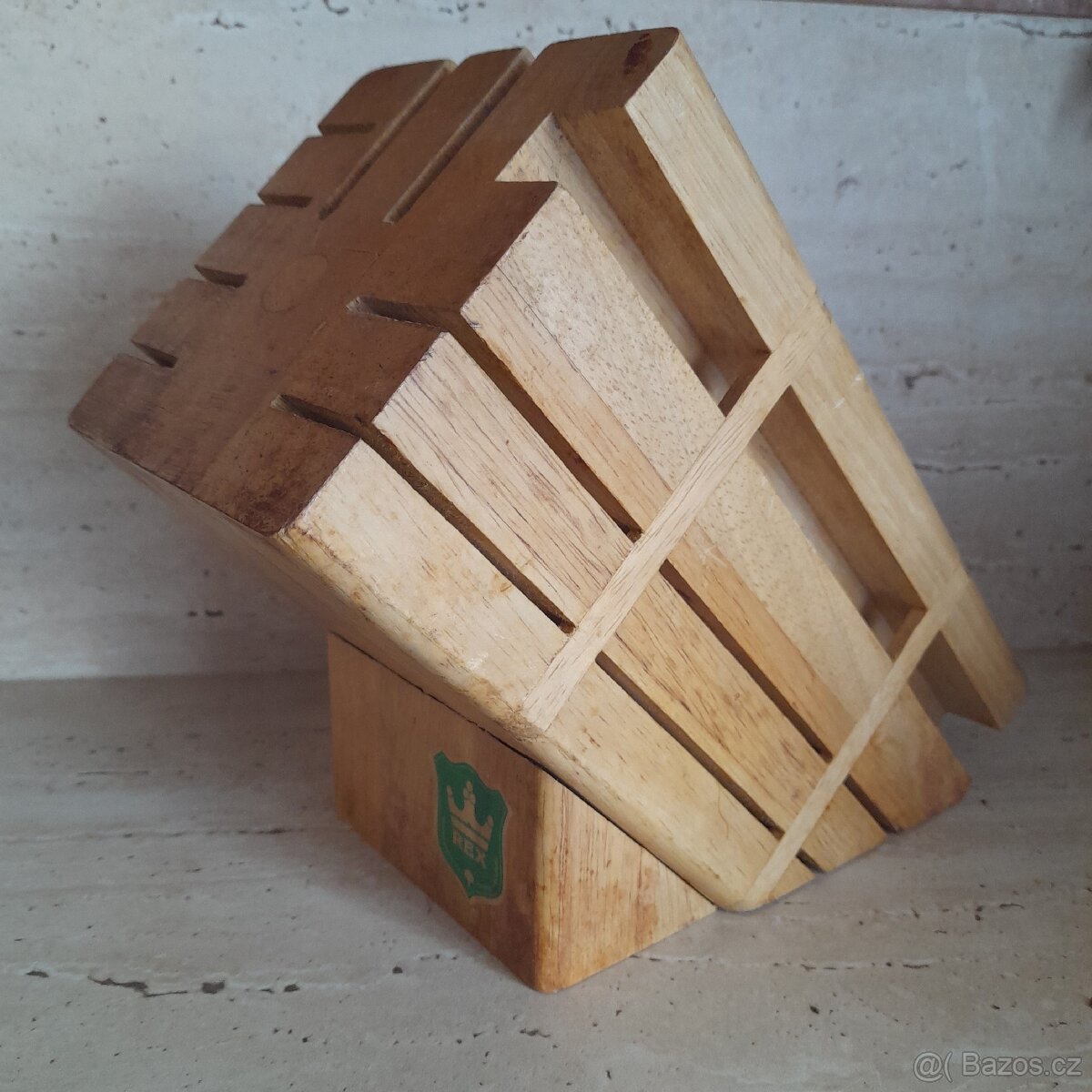 Dřevěný stojan na nože REX - 2