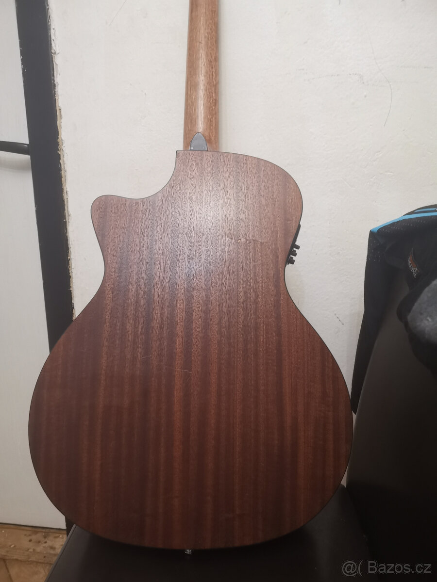 Prodám elektroakustickou kytaru Baton Rouges ladičkou - 2