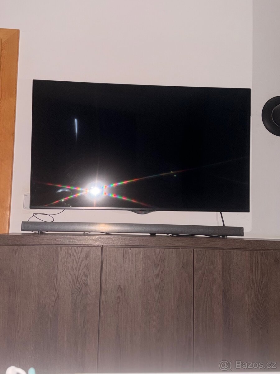 LG Smart TV a LG Soundbar - 2