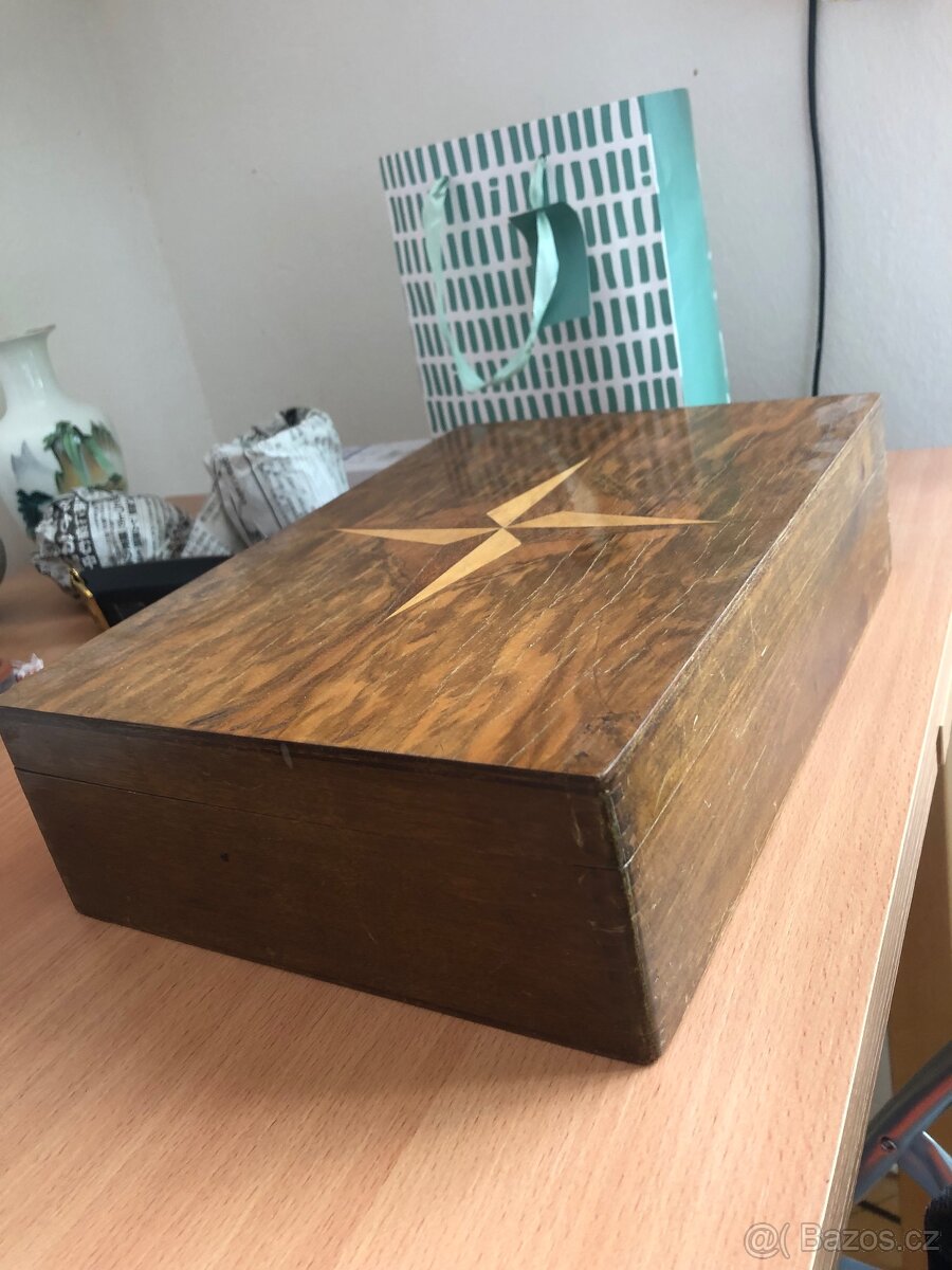 Dřevěná šperkovnice - 2