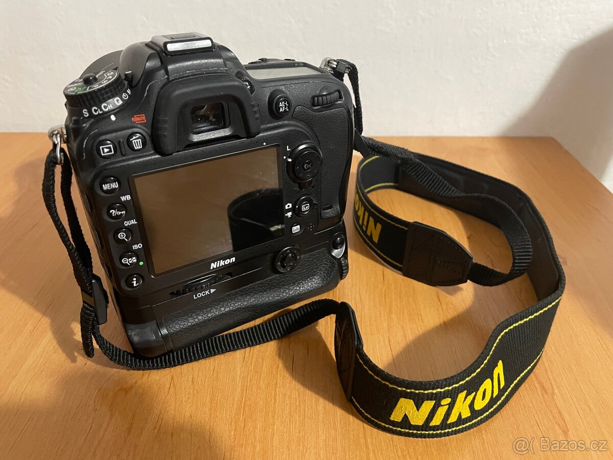 Nikon D7100 + výbava - 2