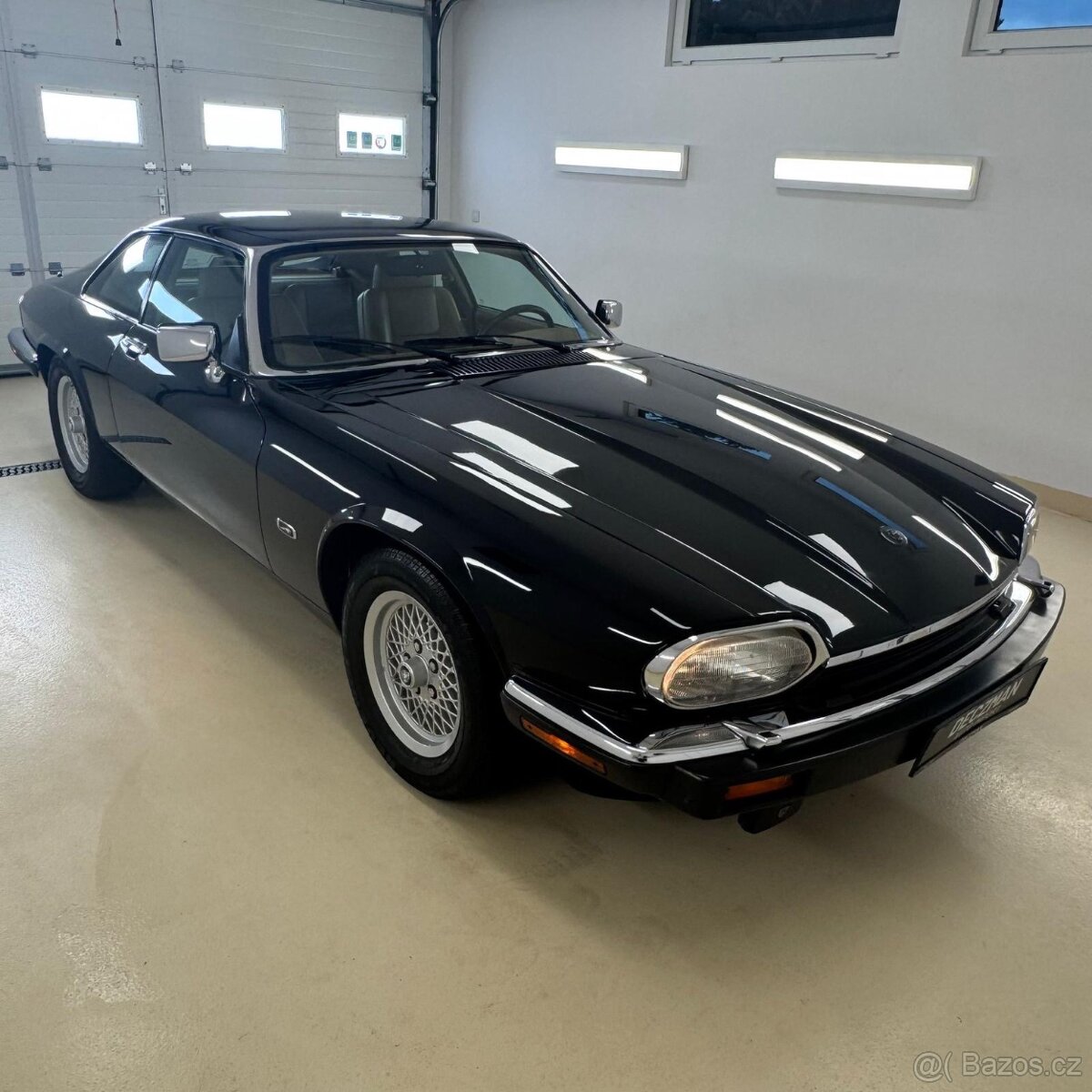 Jaguár XJS V12 pouze 59000 km najeto sběratelský výstavníkus - 2
