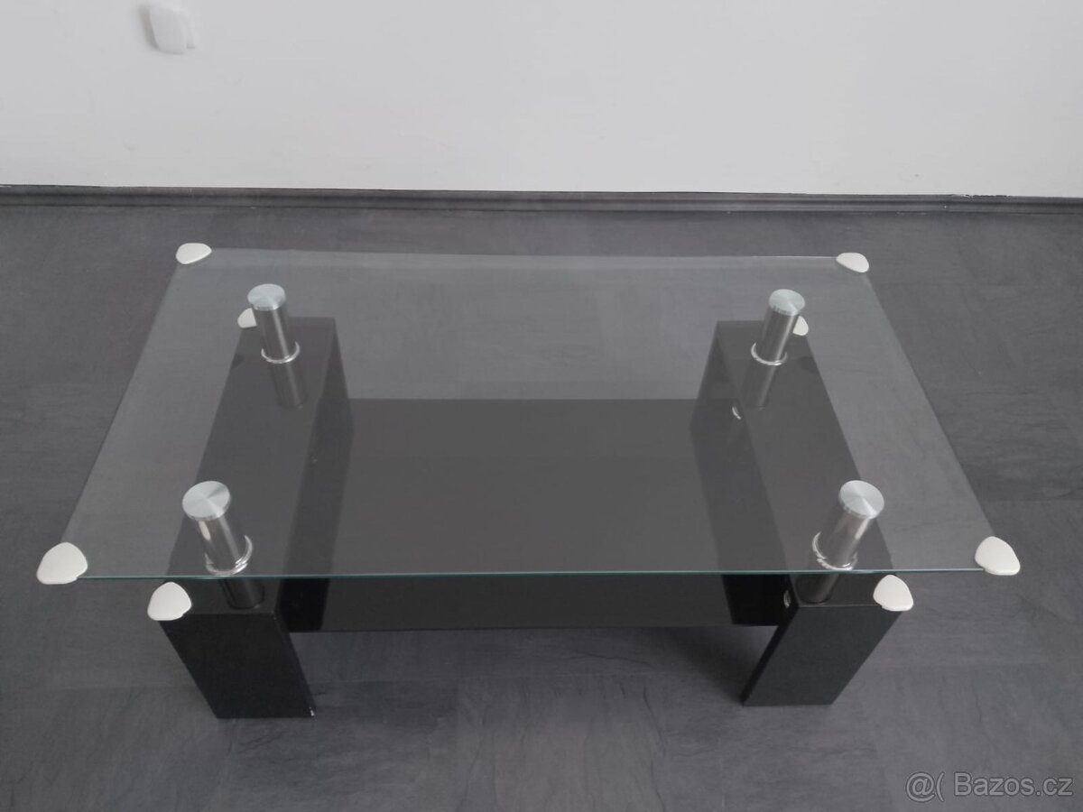 Obyvaci -konferencni stul - 2