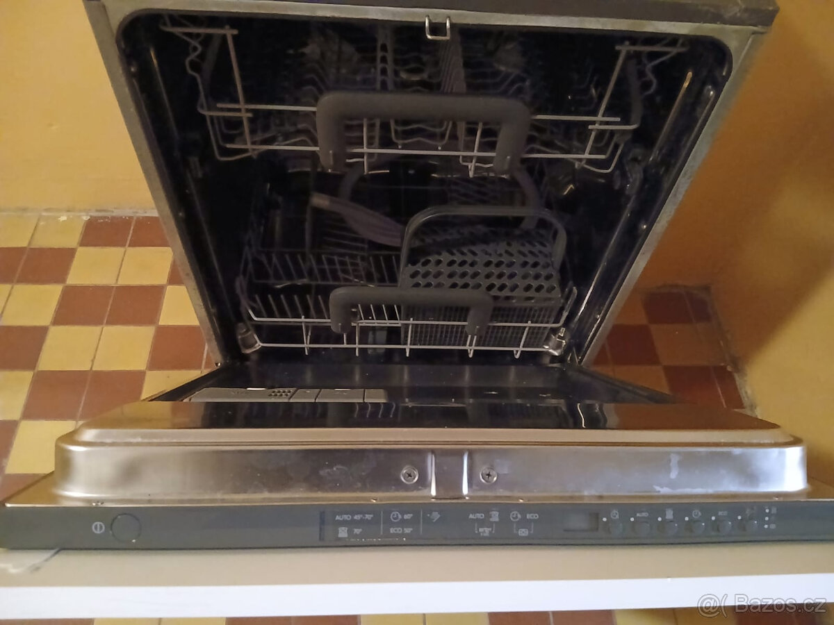 Myčka nádobí. - 2