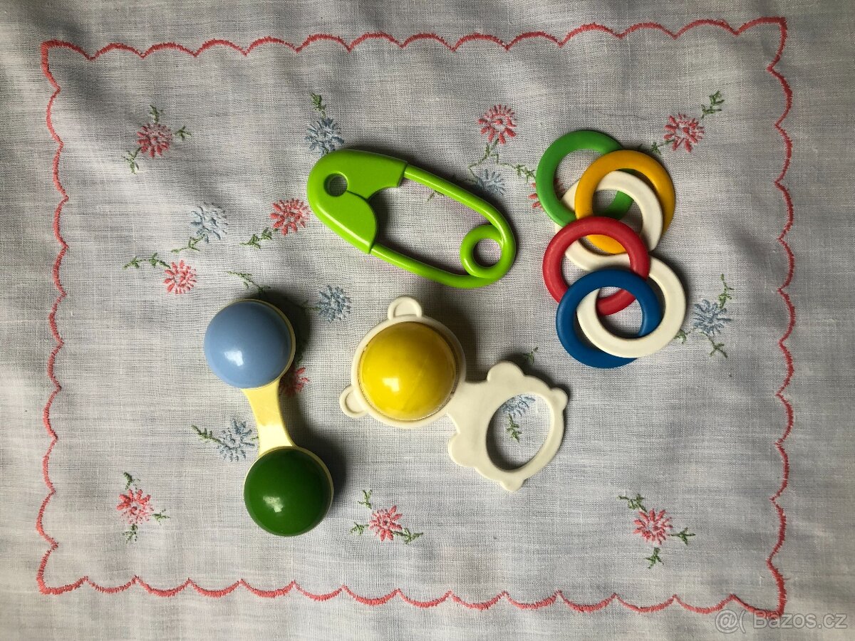 Retro chrastítka pro miminka - 2