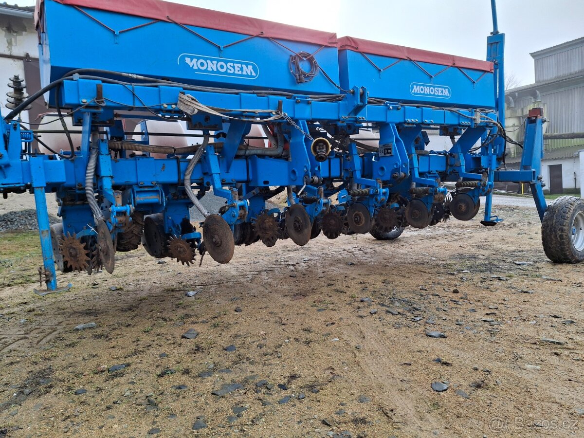 Secí stroj Monosem - 2