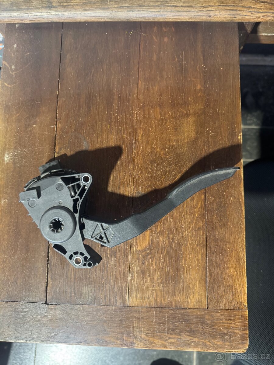 Elektrický pedál plynu Renault - 2