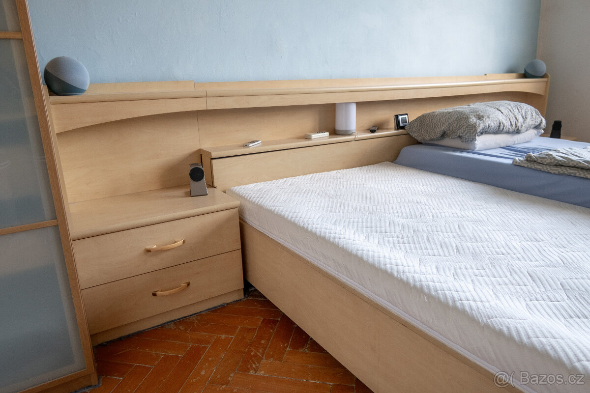 Manželská postel s nočními stolky - 2