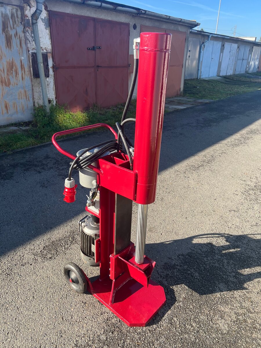 Štípačka na dřevo - 2