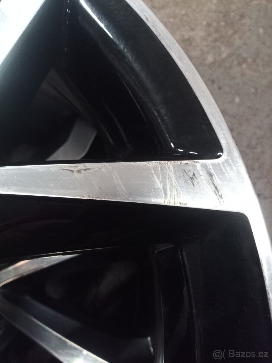 VW UP GTI Originálňí Alu disk, kolo - 2