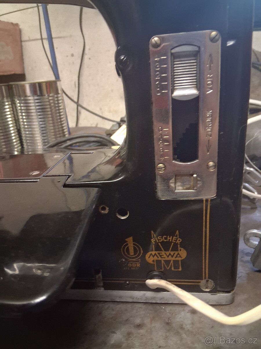 Sběratelský šicí stroj NDR - 2
