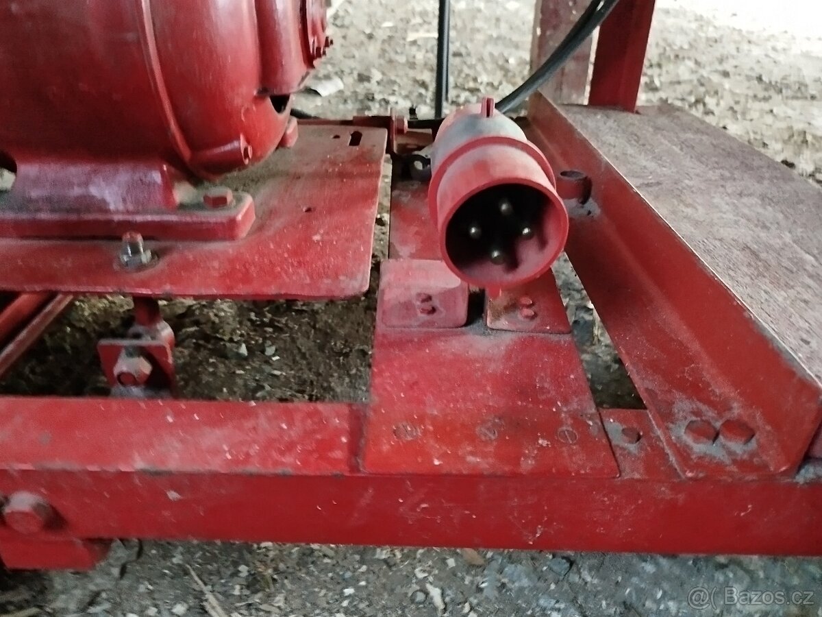 štípačka dřeva - 2