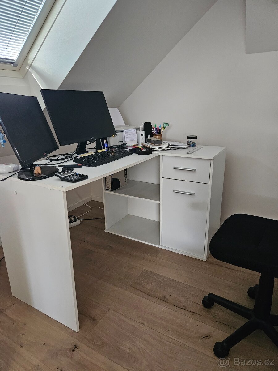 Pracovní stůl + židle - 2