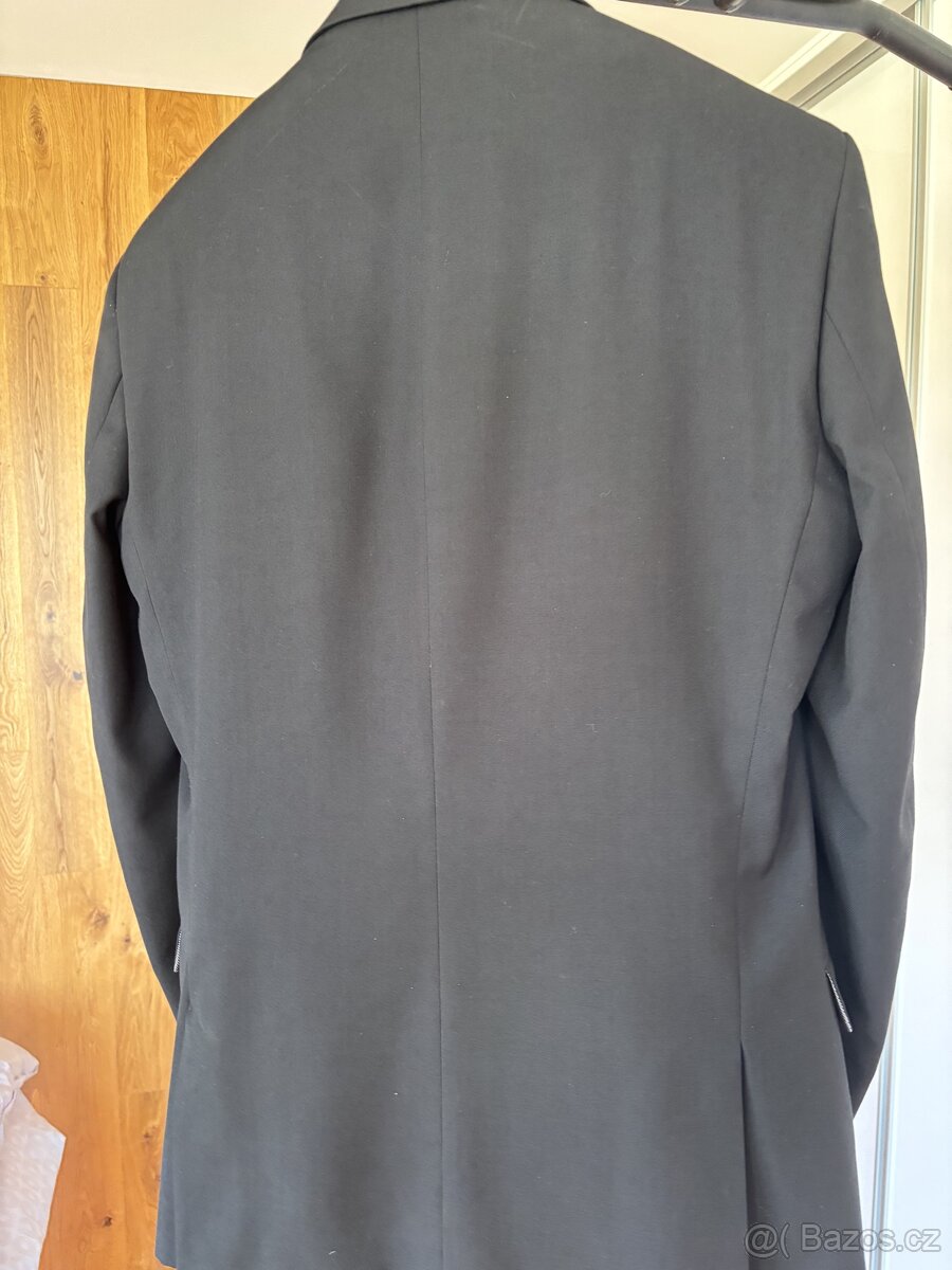 Pánský oblek a 2 košile - 2