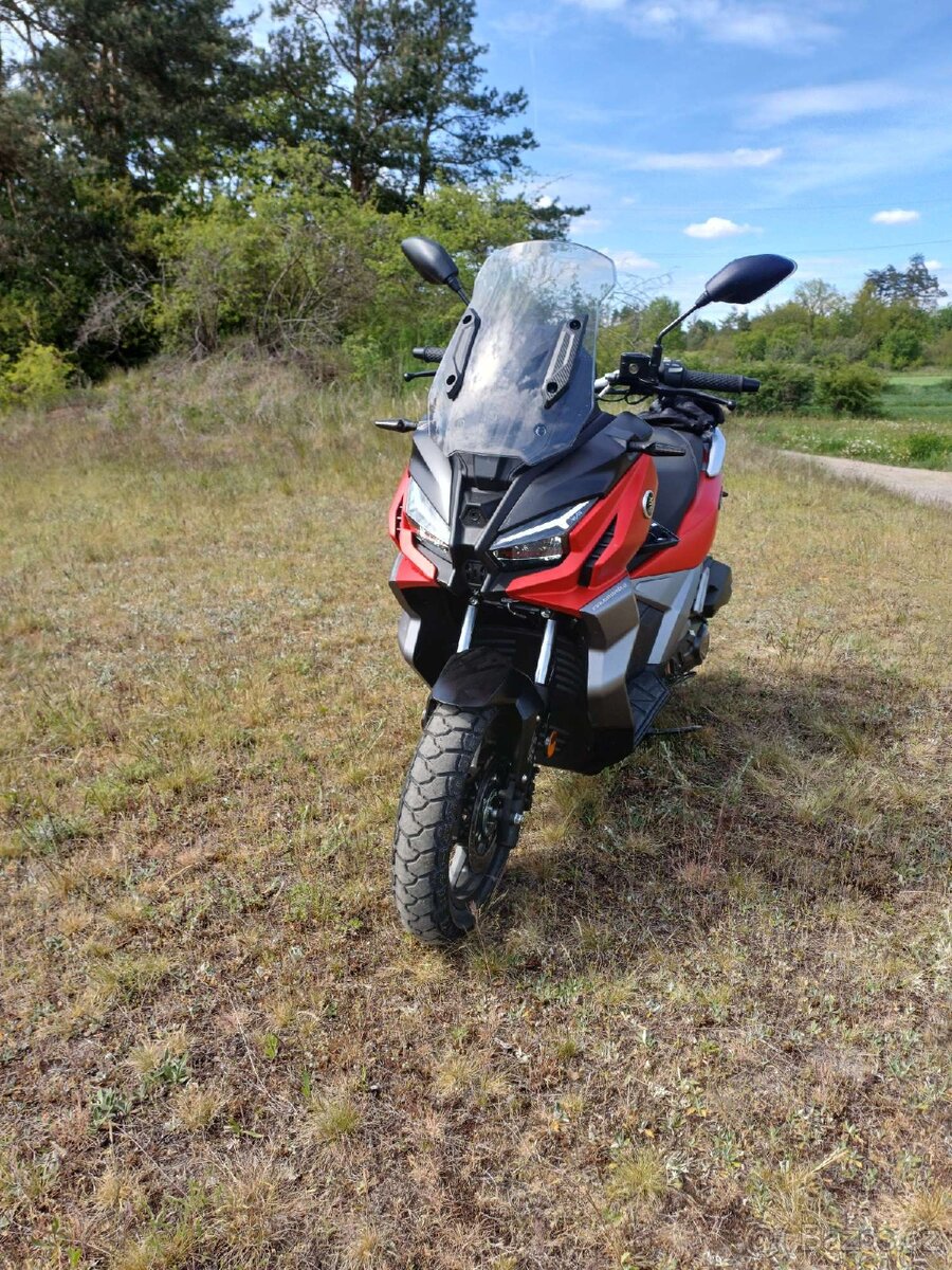 Voge sr1 125i ADV - 2