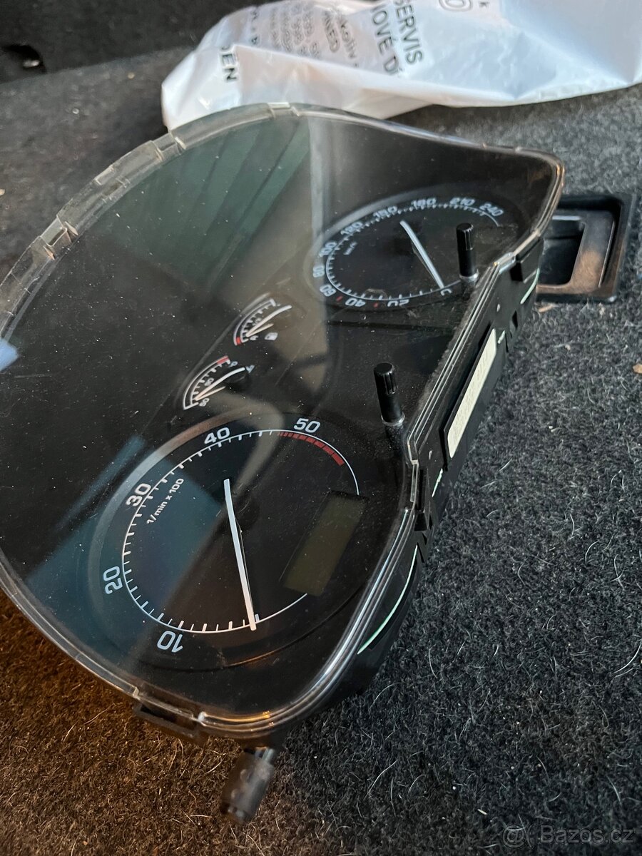 Škoda octavia 1 budíky - 2