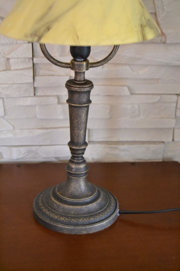 Mosazná stolní lampička s mramorovým stínidlem - 2