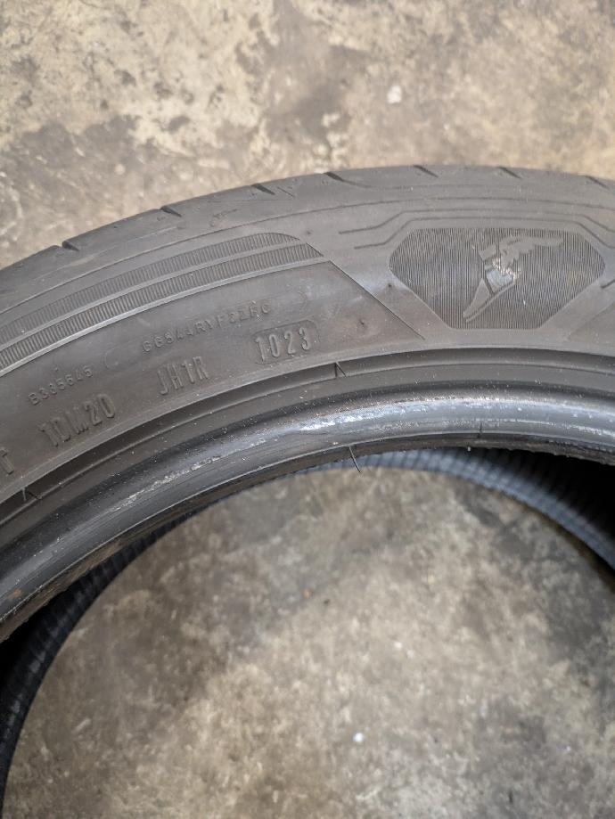 275/40R18 103Y - 2