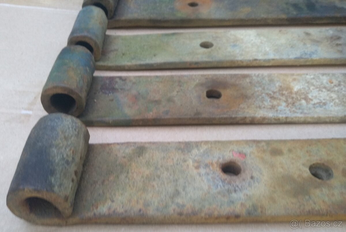 Kované panty 77 a 80cm, ocel - masivní materiál 5-6mm - 2