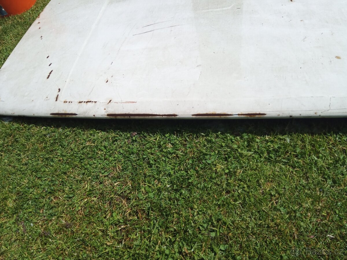 VW GOLF 1 - přední kapota - 2