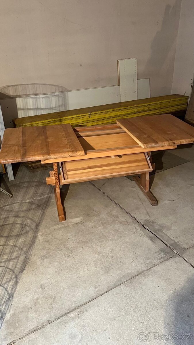 Rozkladaci kuchynsky stul - 2