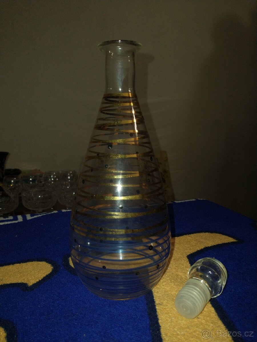Skleněná karafa se zátkou - 2
