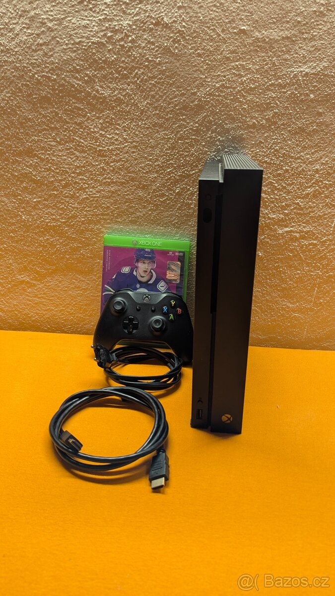 Xbox one X 1TB + NHL 20 - 2