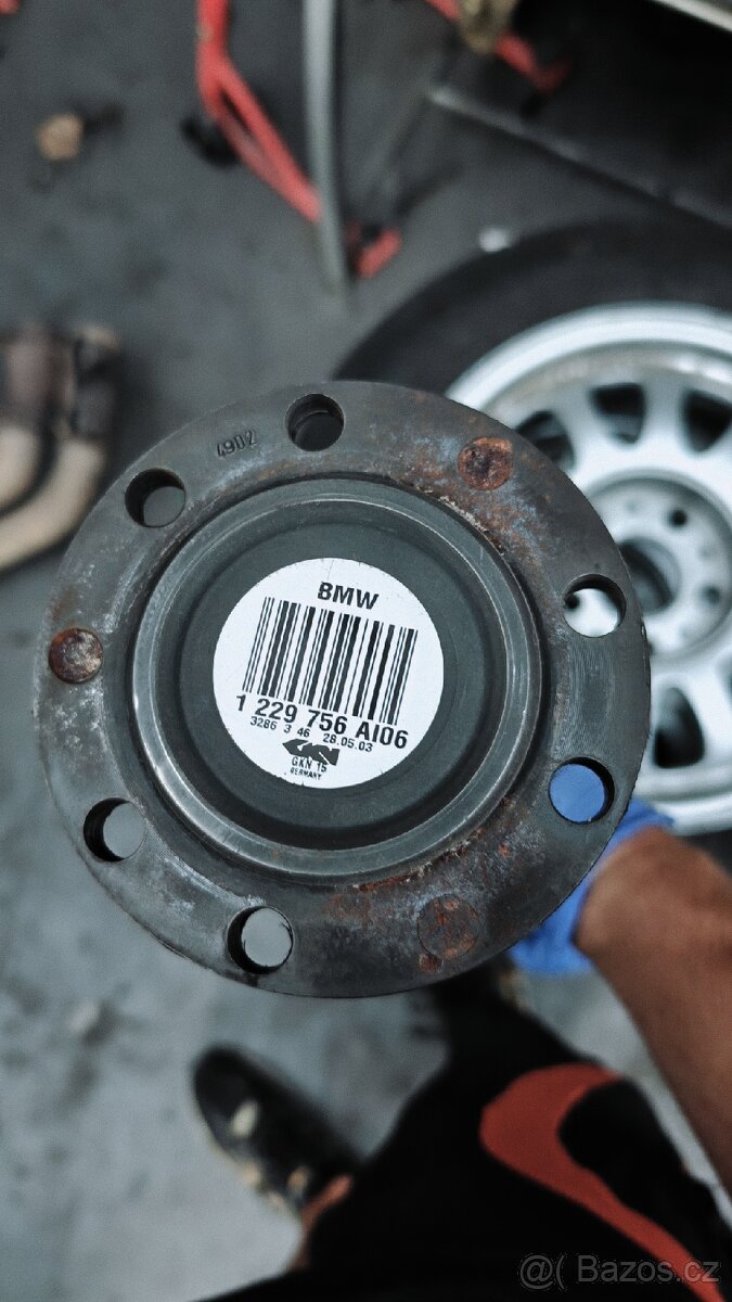 Prava poloosa BMW E46 330d 330i - 2