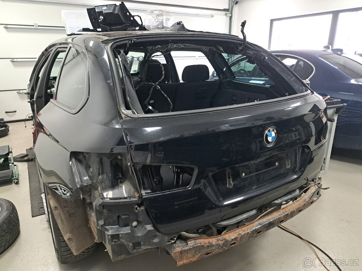 5 dveře BMW F11 černá 668 - 2