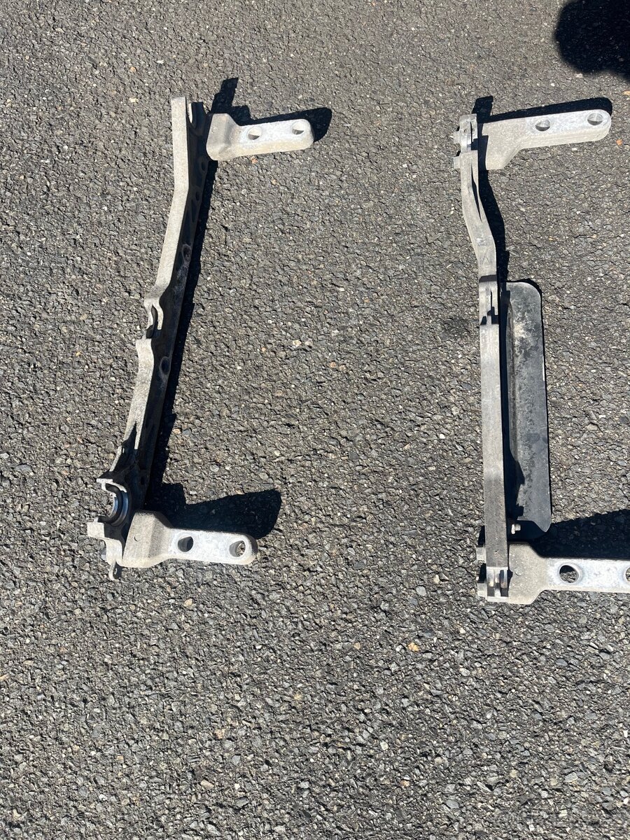 spoilerové držáky SCANIA S 450,R450 - 2