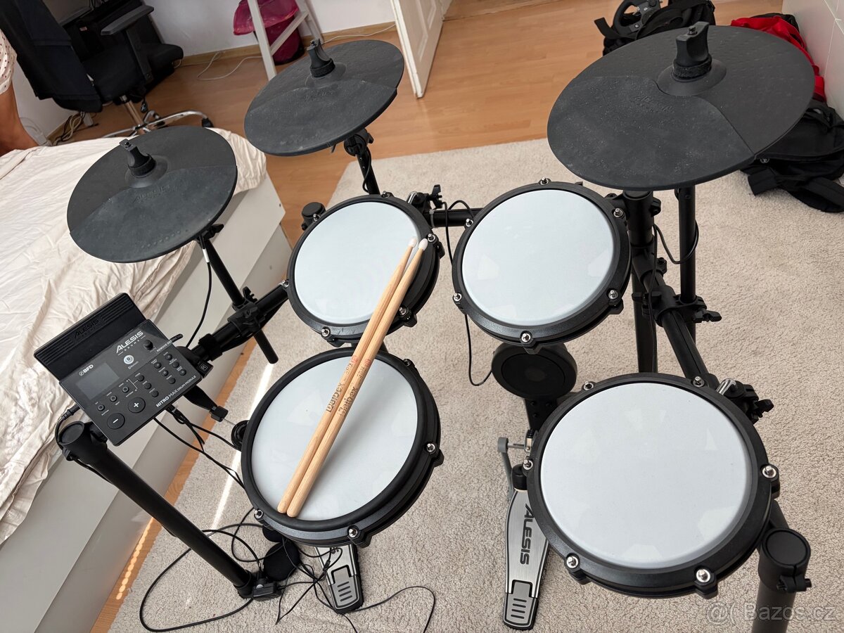 Alesis Nitro Max Kit - elektronické bicí - 2