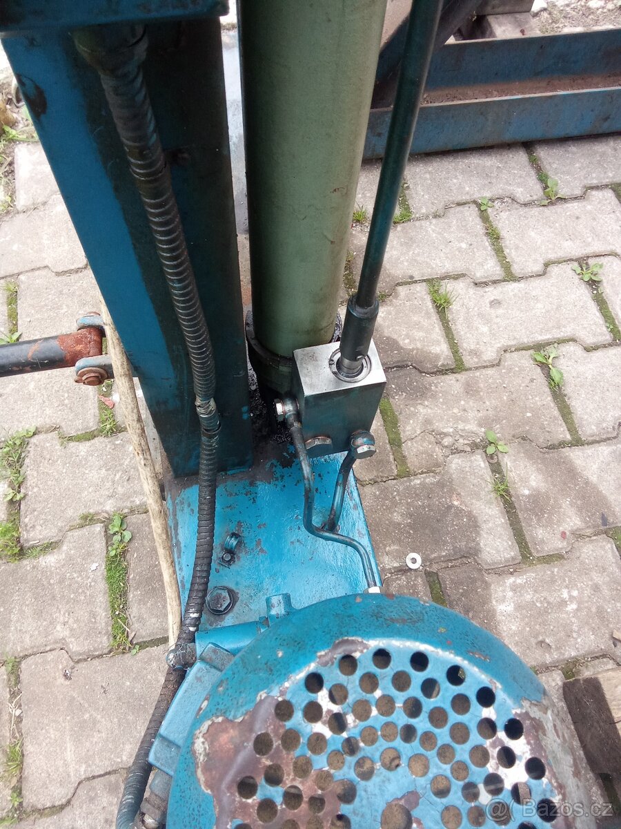 Nůžkový zvedák do 2t - 2