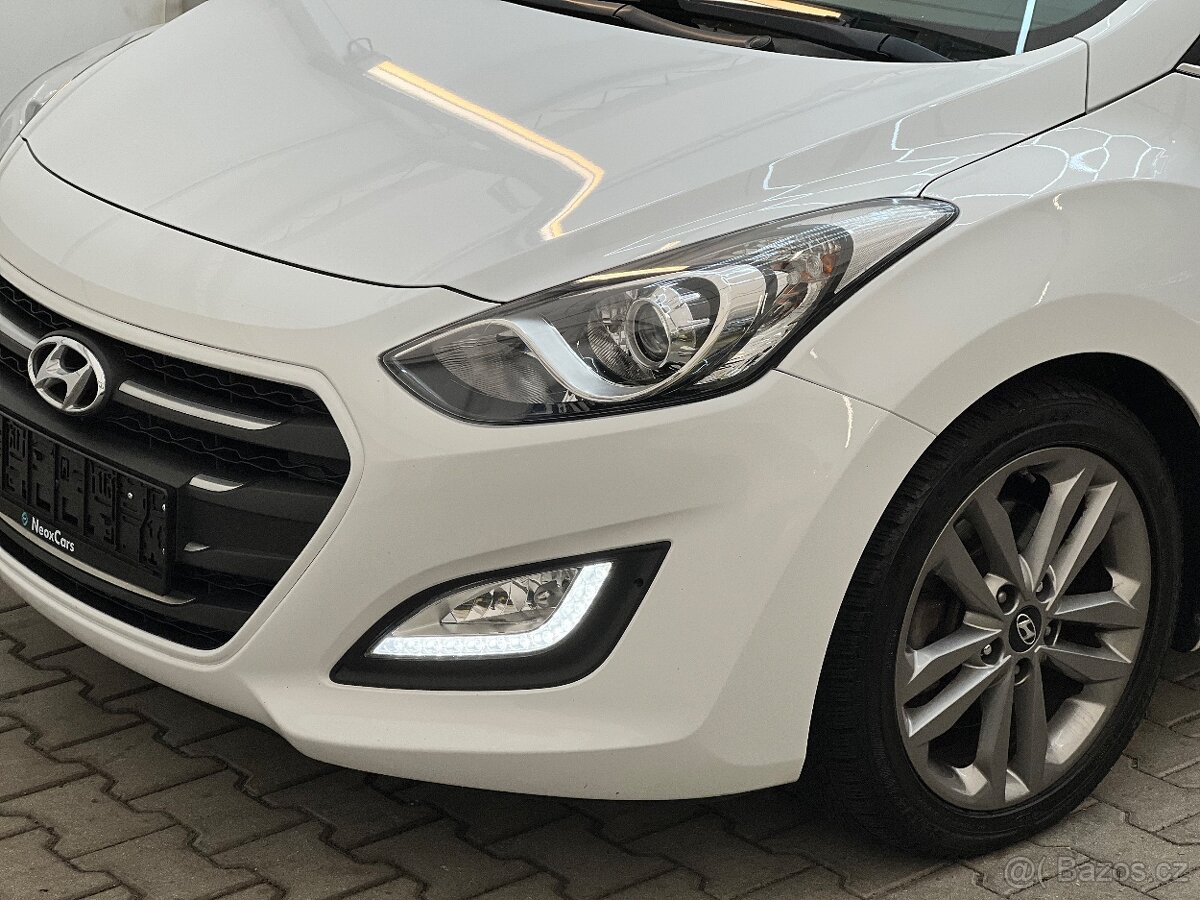 Hyundai i30 combi 1.6 CRDi,100 kW,manual,Style,AC,1maj,DPH - 2