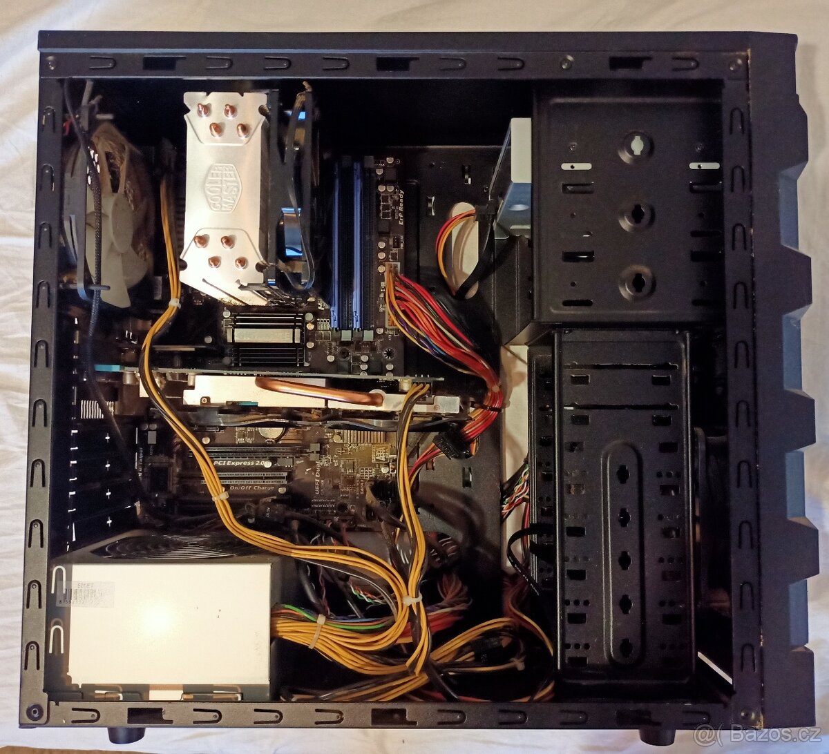 Počítač COOLER MASTER - 2