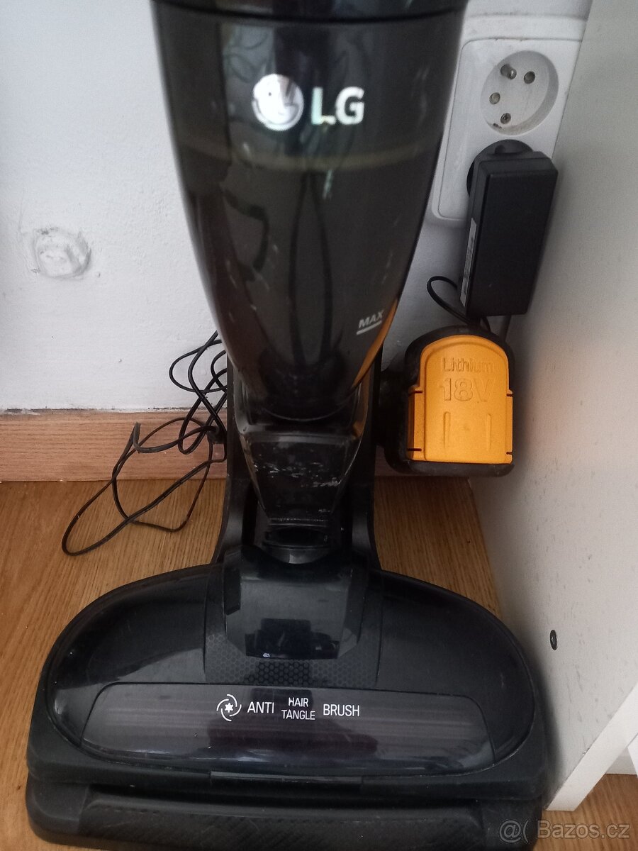 tyčový vysavač LG - 2