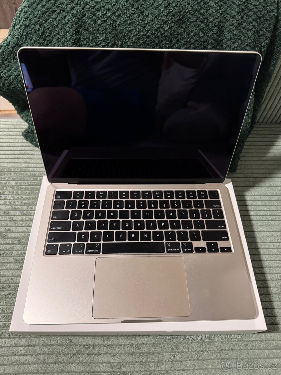 Prodám MacBook Air 13″ m3 - 2