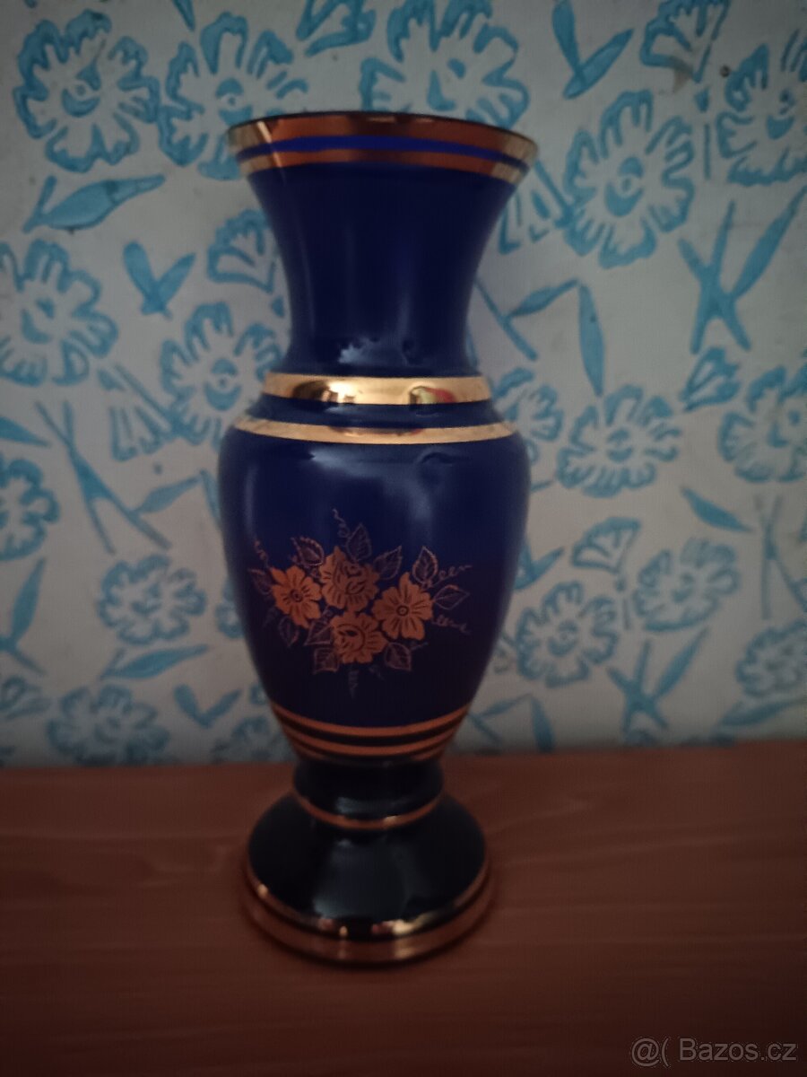 Modrá skleněná váza s vzorem - 2