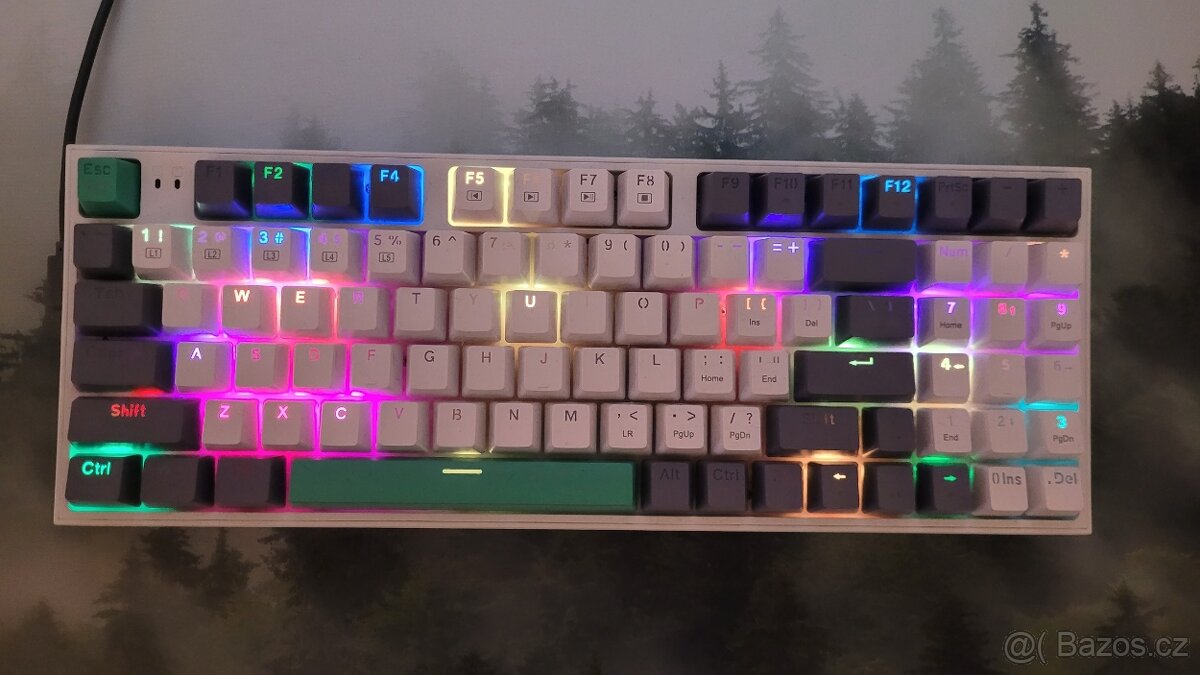 Herní RGB mechanická klávesnice - 2