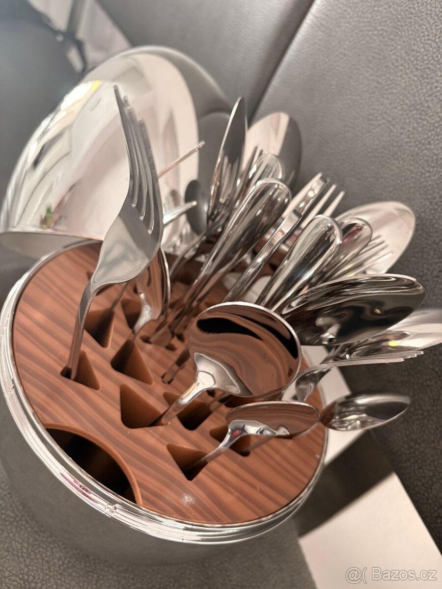 Sada příborů ve vajičku - 2