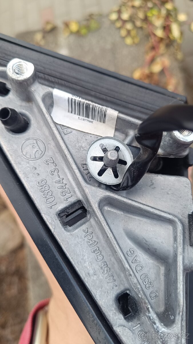 Pravé zrcátko Fabie II. - 2