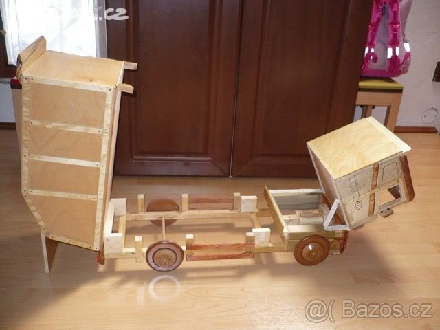 Dřevěný model scanie - 2