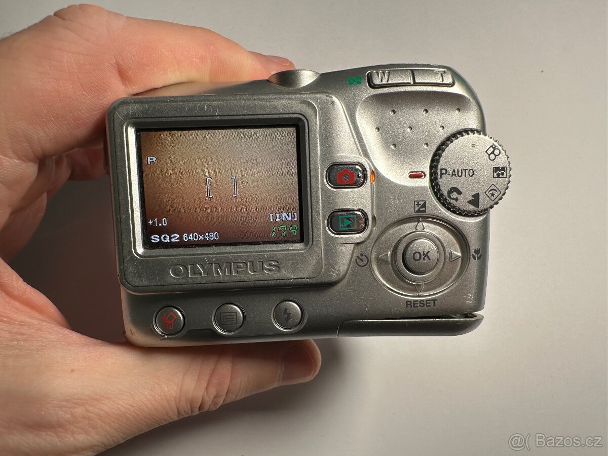 Olympus FE-100 - 2