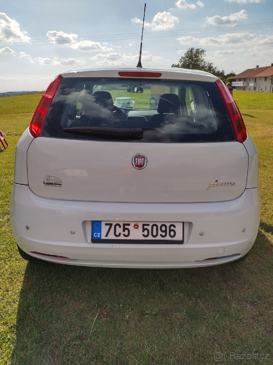 Fiat Grande 2009 - 2